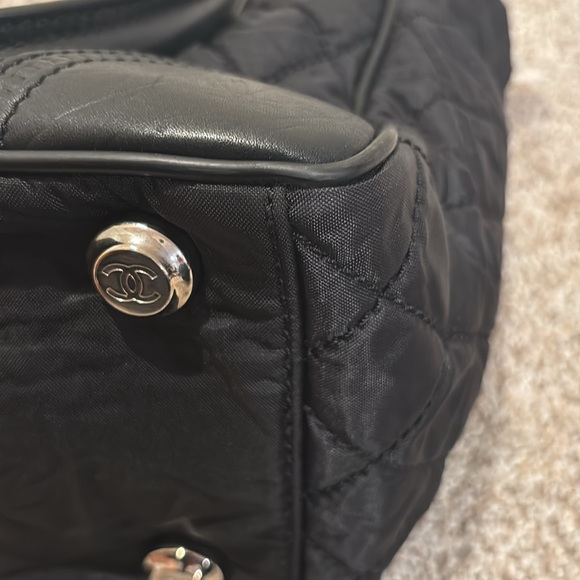 Excellent Chanel Paris New York Tote - Picture 12 of 15